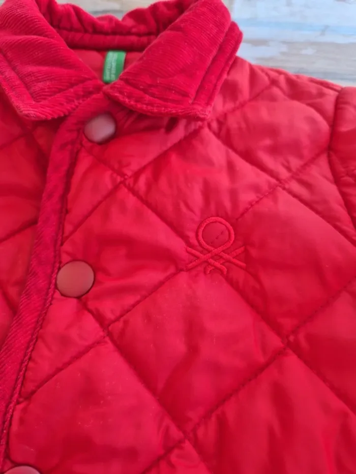 Benetton blouson matelassé rouge taille 3/4 ans - photo numéro 2