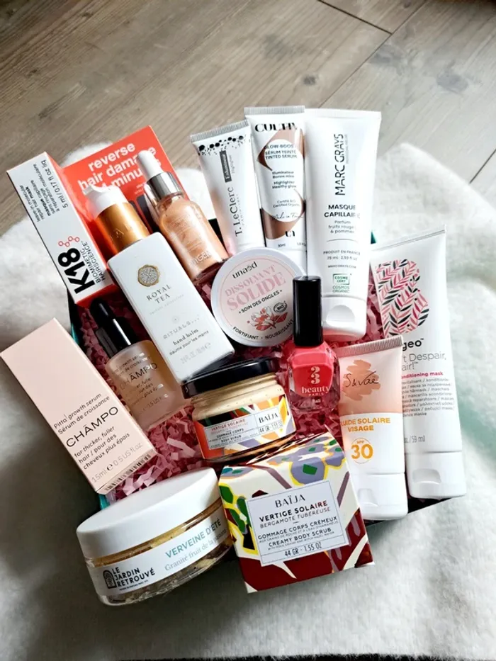 box maquillage et soins neufs. lot de produits dans un coffret 🎁 - photo numéro 6