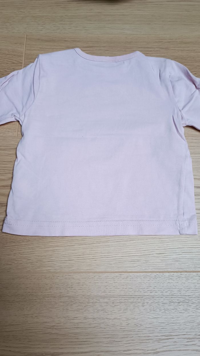 Pantalon, 3 t-shirts et gilet 18 mois - photo numéro 9