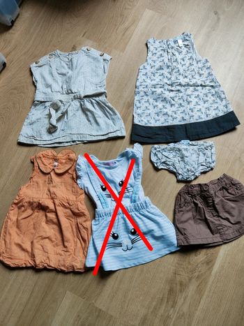 Lot de robes et jupes 9 mois