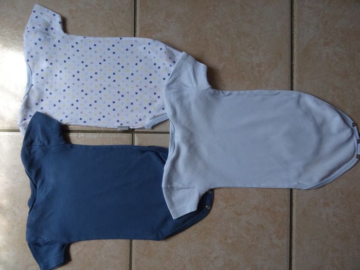 Lot de 3 bodies manches courtes 6 mois - photo numéro 3