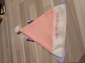 bonnet de Noël neuf avec étiquette pour filles en 12 mois