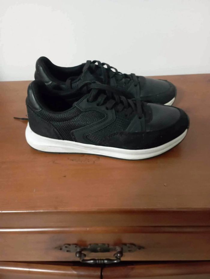 Chaussures fille noire taille 37 marque esmara très bon état porté quelques fois seulement. - photo numéro 2