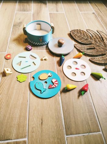 🍲Jeu d'éveil 3 en 1 - Popotte Minus avec aliments en bois marque Vilac