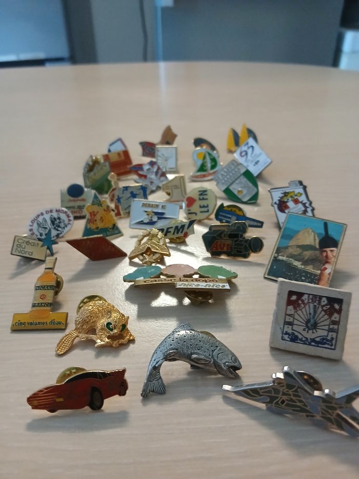 Lots de pin's pour collectionneurs tres bonne etats - photo numéro 3