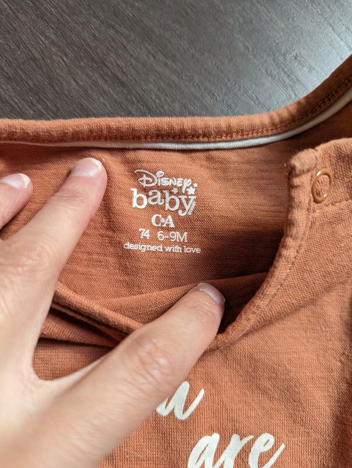 T-shirt Disney baby 6-9 mois - photo numéro 2