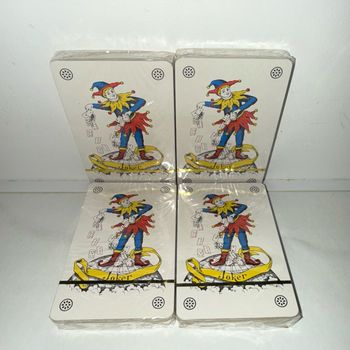 Lot de 4 jeux de 32 cartes. Neuf sous blister.