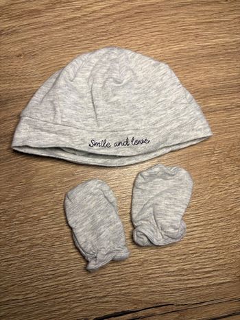 Lot bonnet et moufles bébé mixte
