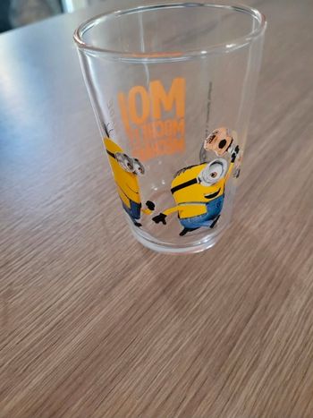 Verre minion