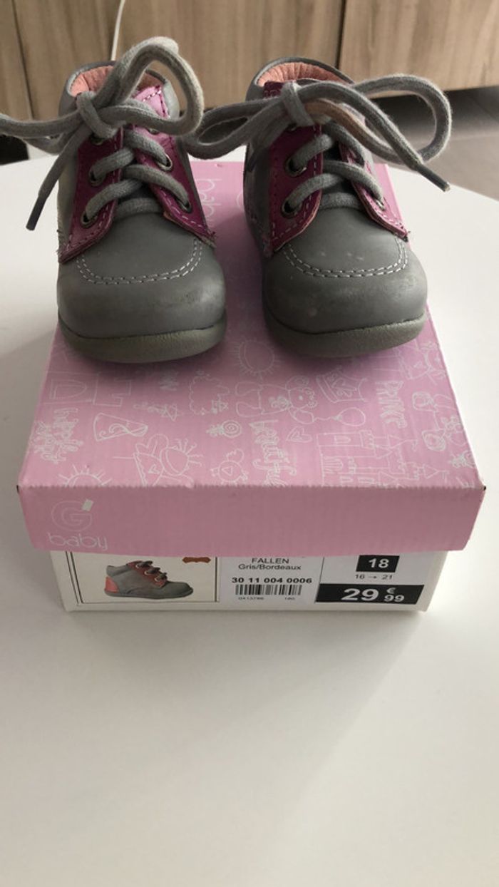 Chaussure fille grise et rose taille 18