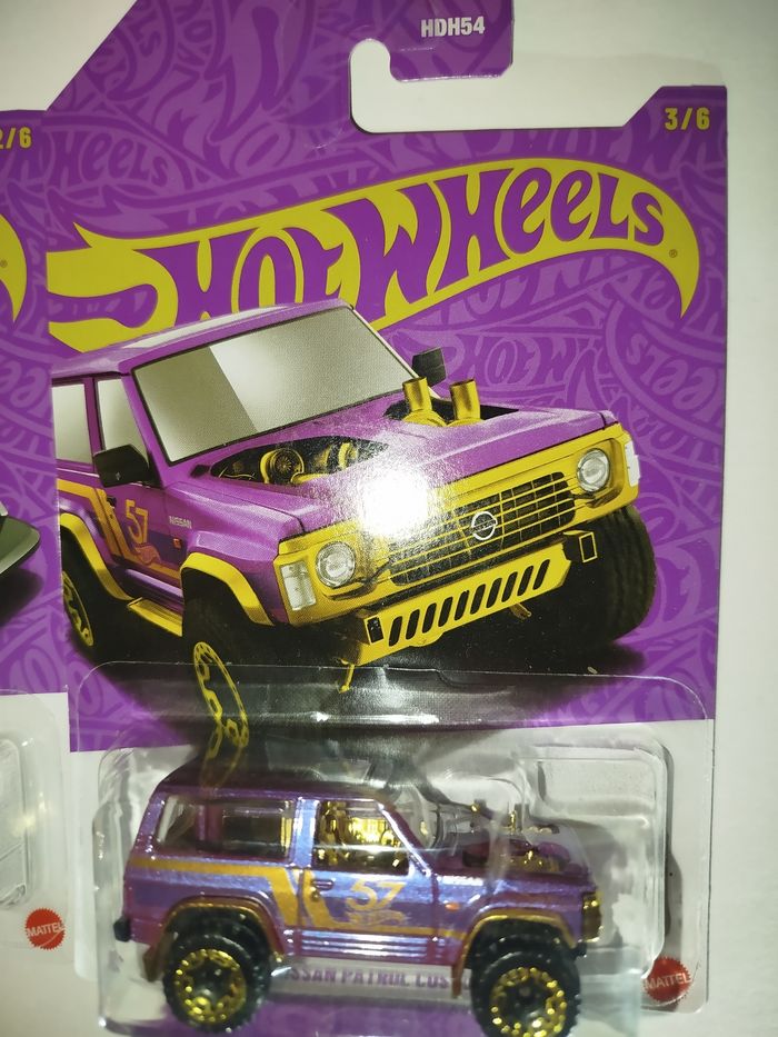 Hot Wheels Purple and Gold 2025 Mix 2 2025 Serie Complète avec Chase - photo numéro 4