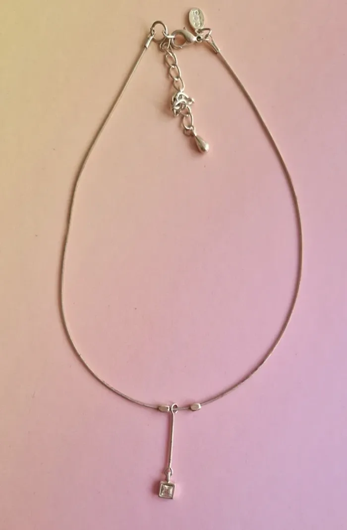Collier strass carré