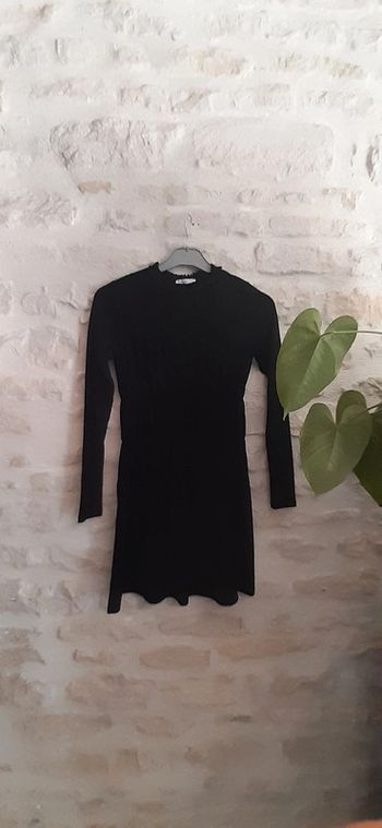 Robe Bershka XS noire