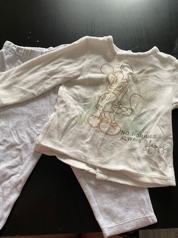 Lot 2 pyjamas 
