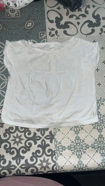 Top broderie bébé fille