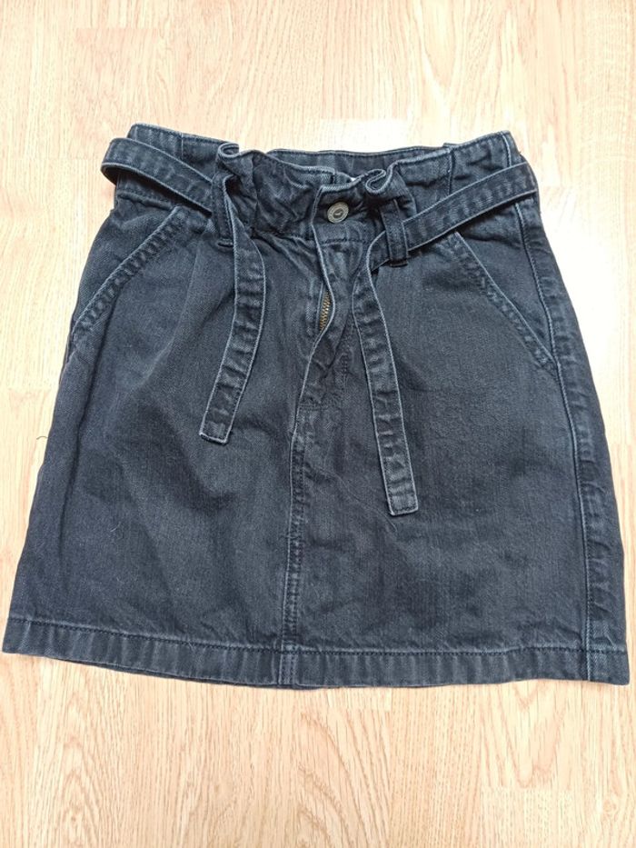 Jupe en jean noire taille haute