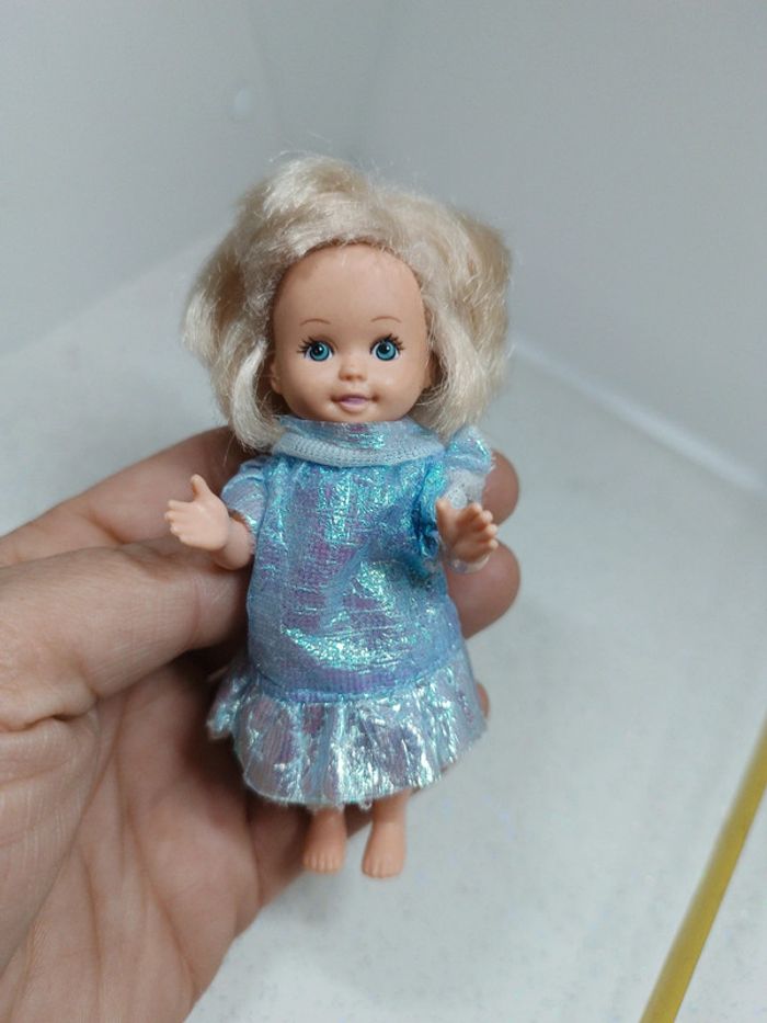 Petite poupée doll mannequin kelly Betty Shelly enfants girl fille cheveux court blonde M&C M c - photo numéro 2
