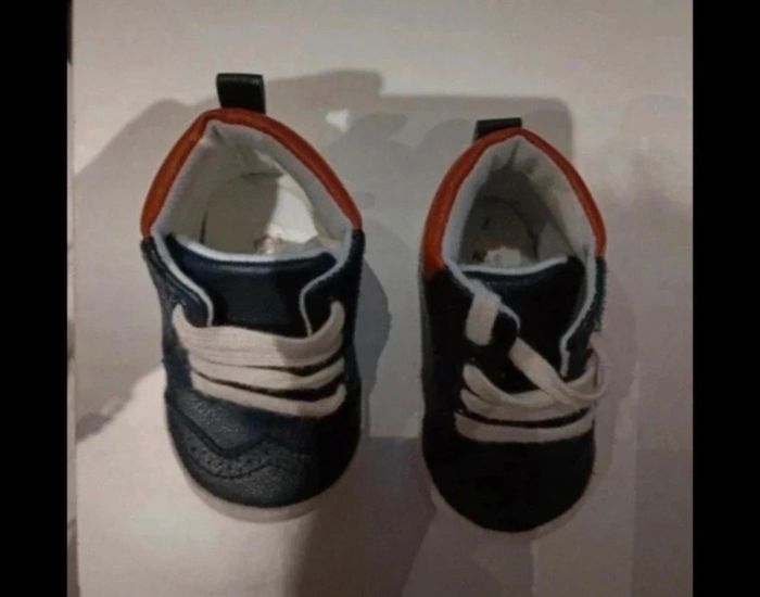 Chaussures bébé neuves - photo numéro 3