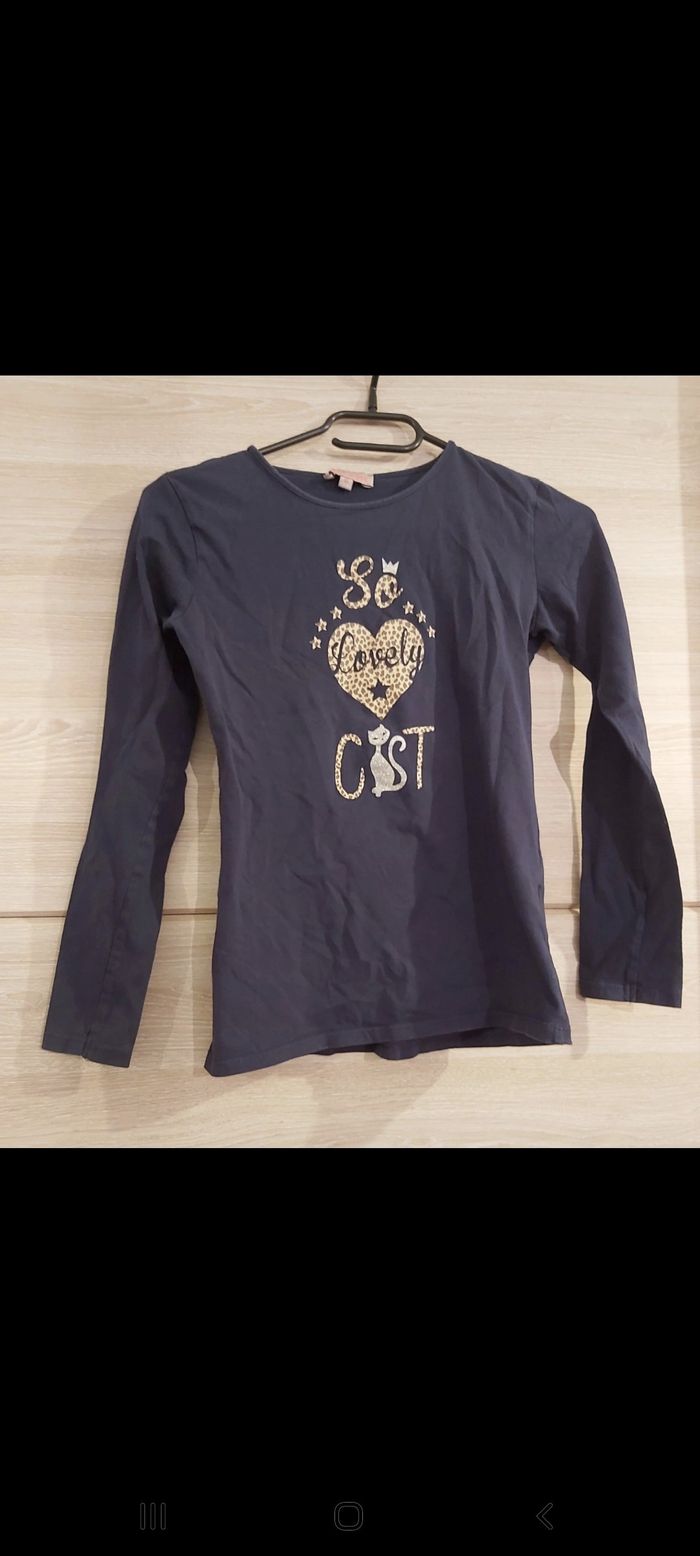 Tee-shirt manches longues bleu imprimé chat marque Lisa Rose
taille 12 ans