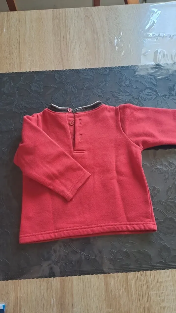 💚Pull bébé rouge « campus friend » avec Snoopy – 18 mois - photo numéro 3