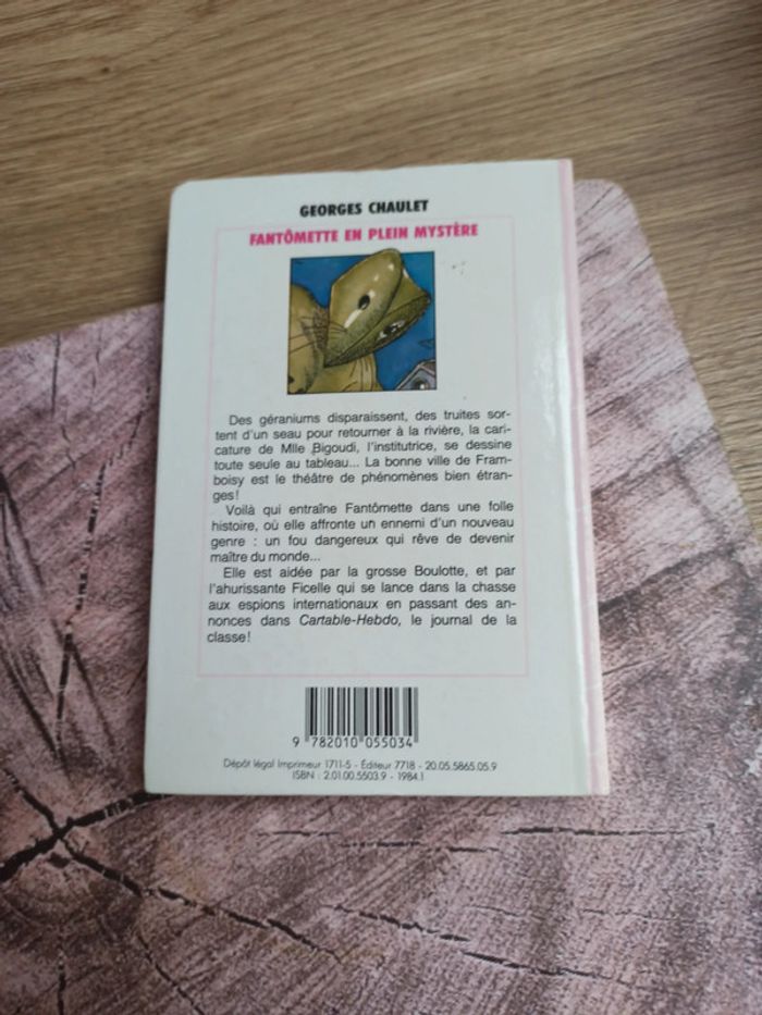 Livre fantômette en plein mystère - photo numéro 2