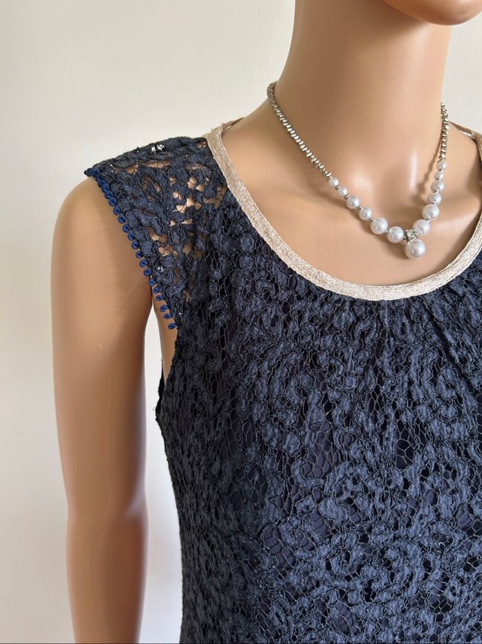 Robe bleue marine en dentelle One Step taille 36 TBE - photo numéro 4