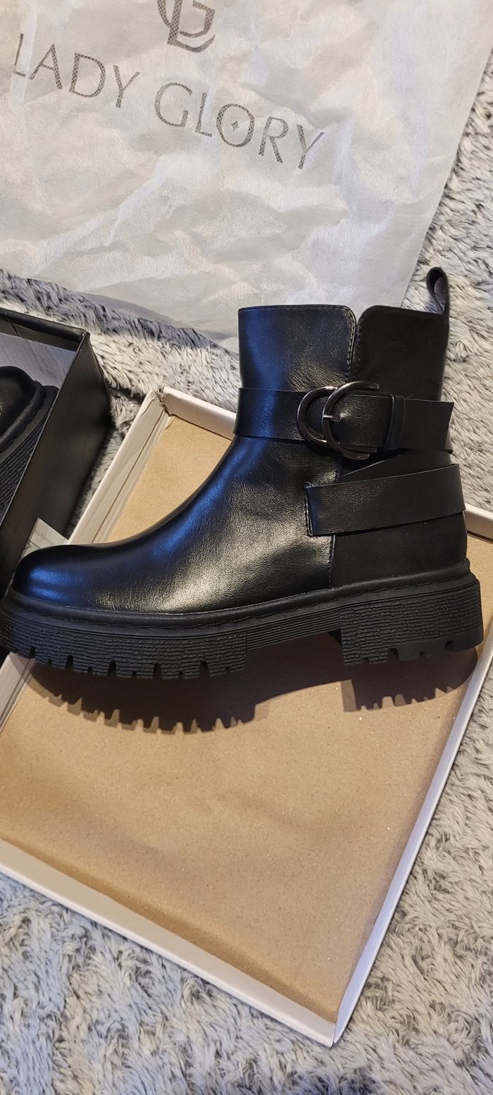 Boots noires - photo numéro 3