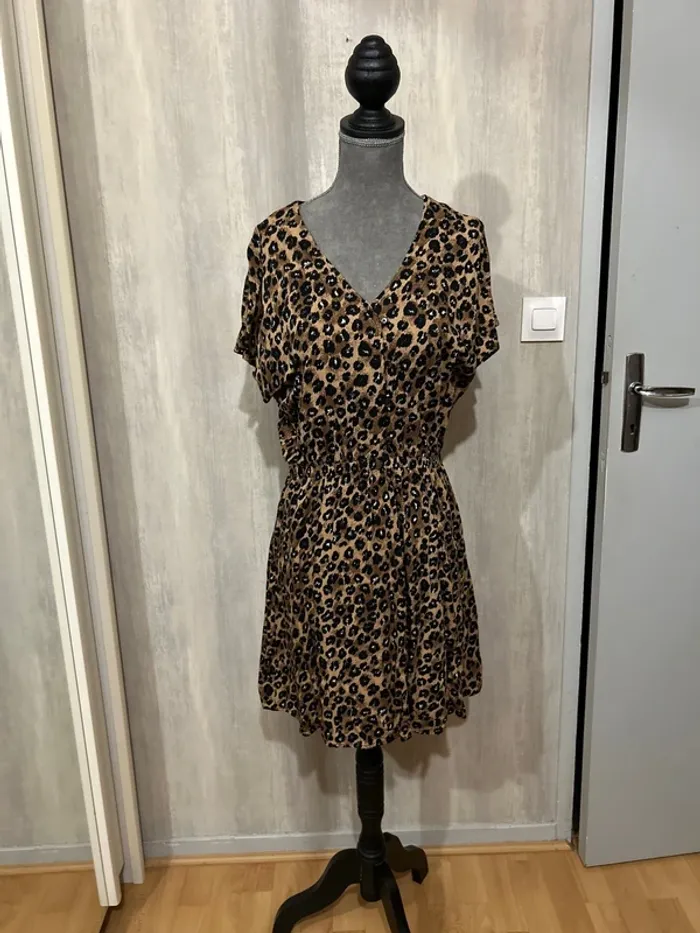 Robe marron et noir - photo numéro 2