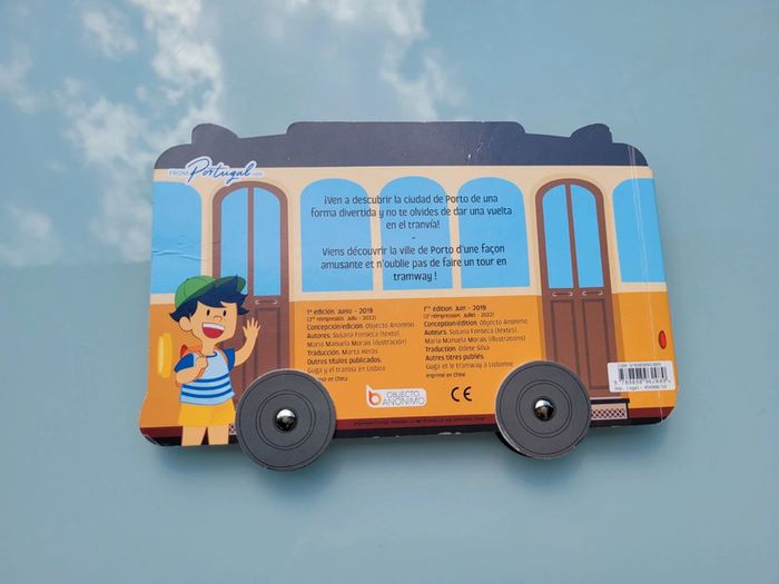 Guga à Porto 🇵🇹 Guga en la ciudad de Oporto, Édition Bilingue, en forme de Tramway 🚊 49 - photo numéro 8