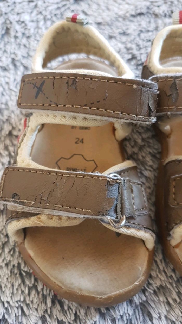 Sandales taille 24 - photo numéro 3