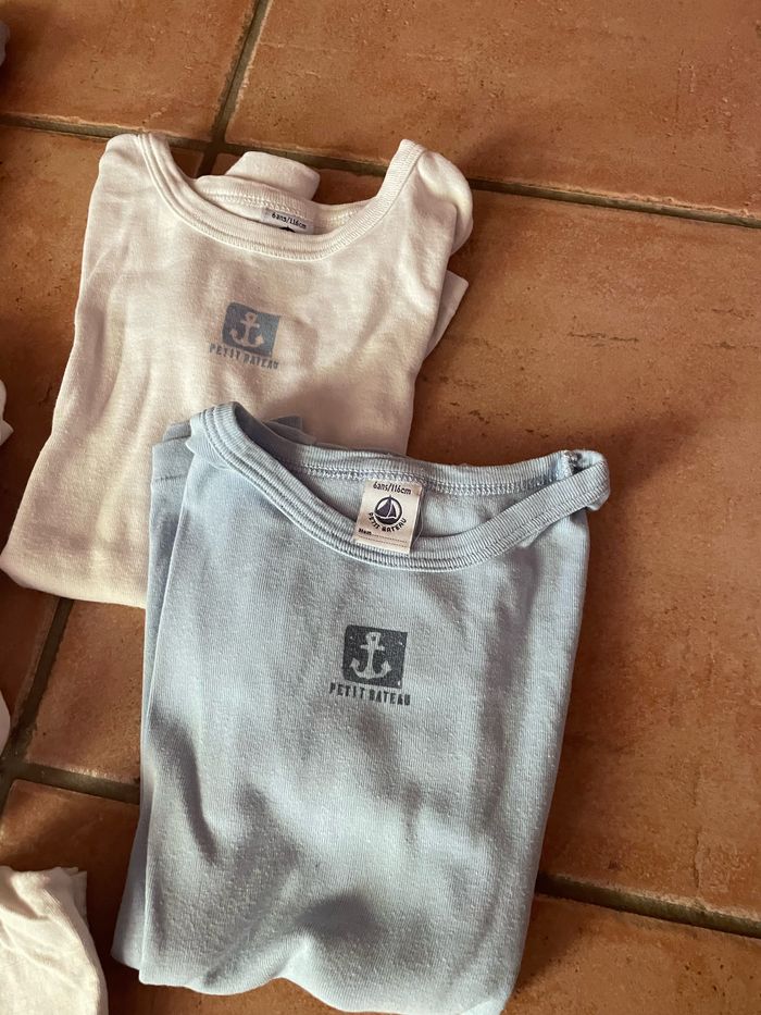 Lot tshirt garçon 6 ans - photo numéro 2