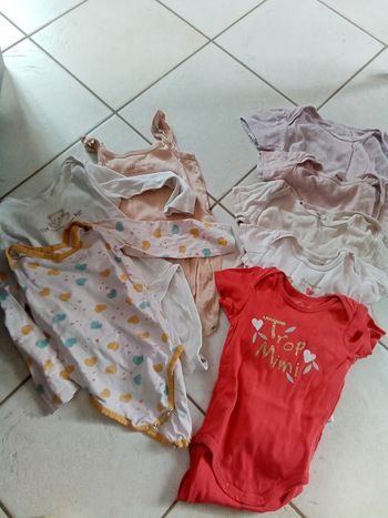 Lot de bodys 24 mois