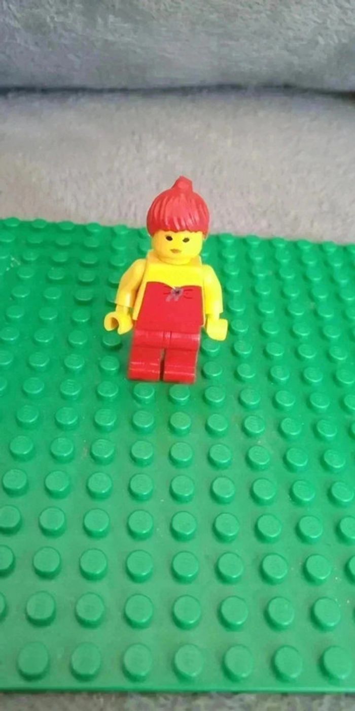 Lego figurine femme vintage