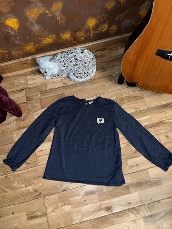 T-shirt marine ligné doré TAO très bon état 8ans/128cm