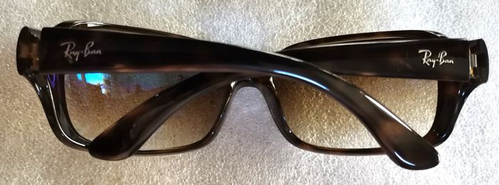 Lunettes de Soleil "Ray Ban" - photo numéro 3