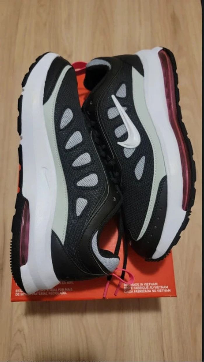 Wmns Nike Air Max AP - photo numéro 2