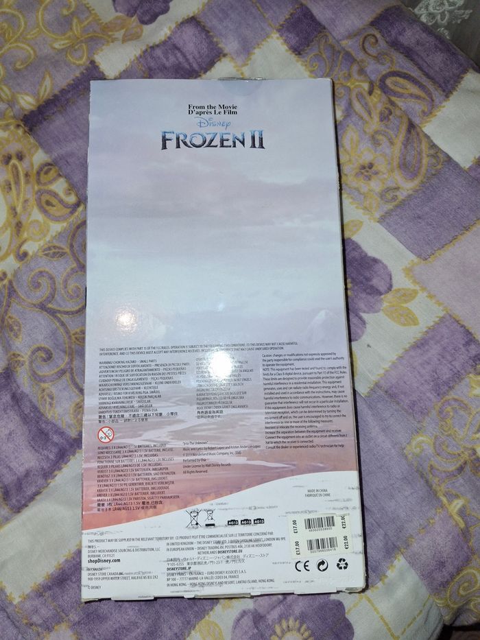 Poupée Elsa disney store singing frozen 2 - photo numéro 2