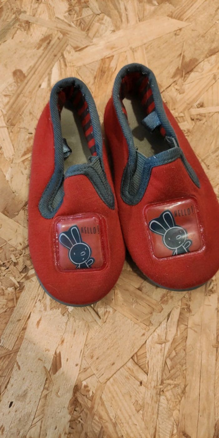 Pantoufle rouge enfant