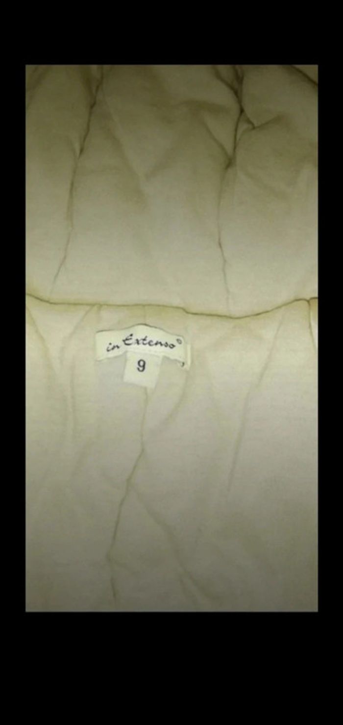 Combinaison 9 mois écru Épaisse
Avec moufles et pieds amovibles in extenso 9€ - photo numéro 2