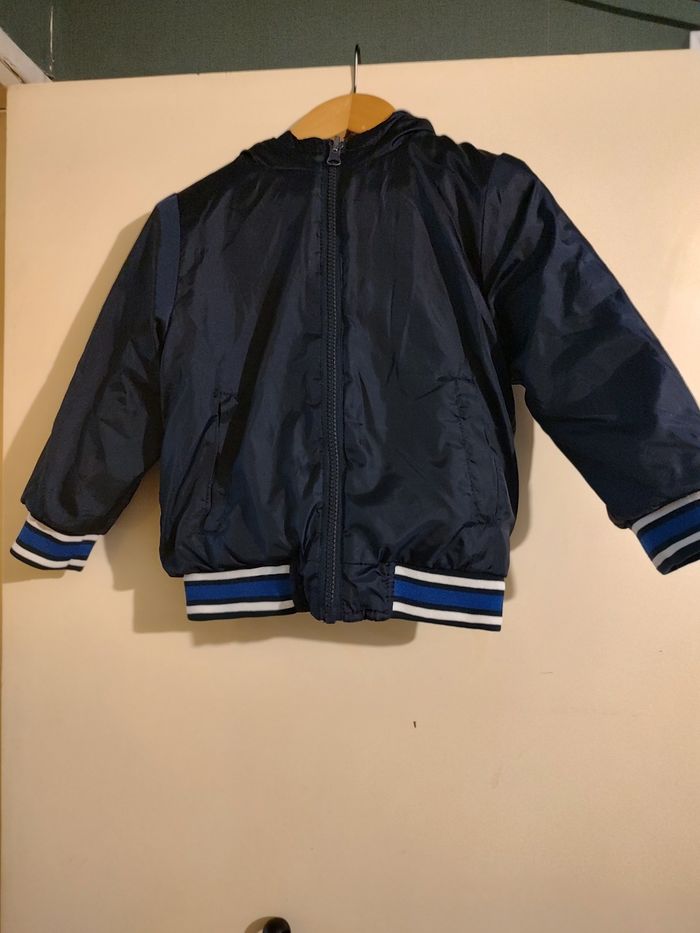 Joli manteau garçon Kiabi  taille 3 ans réversible