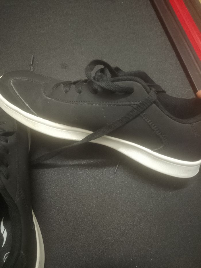 Baskets noires pointure 40 - photo numéro 4