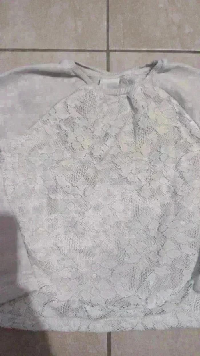 💗 Charmant pull blanc avec dentelle 5 ans Palomino C&A 💗 - photo numéro 2