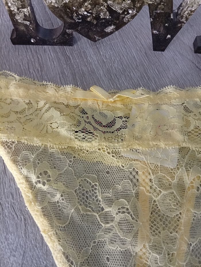 Jolie culotte string dentelle - photo numéro 2