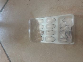 Faux ongles bordure noire