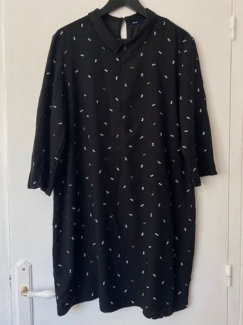 Robe à motif col claudine