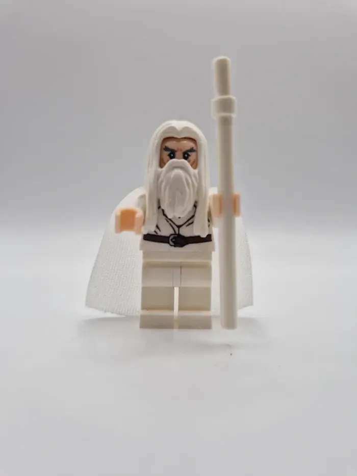 Figurine type lego Gandalf le blanc seigneur des anneaux / hobbit
