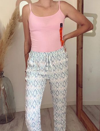 pantalon fluide couleur pastel naf naf Taille 36