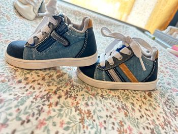 Chaussure effet jean garçon taille 20