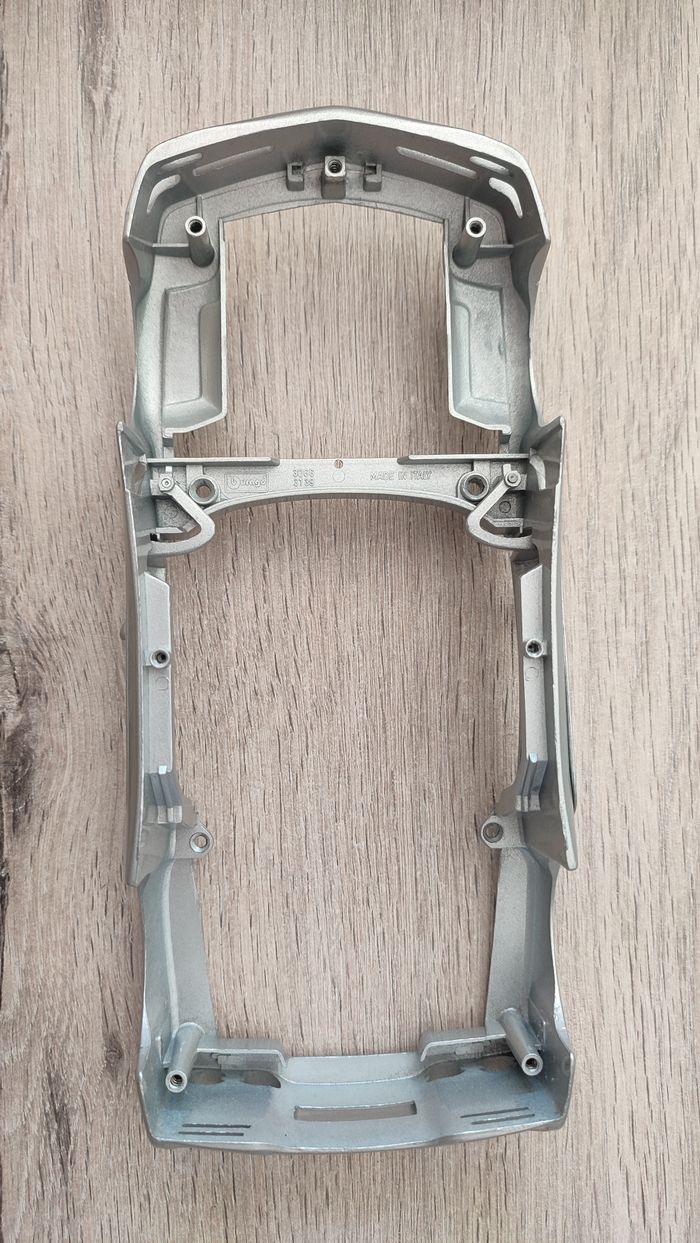 Carcasse carrosserie pièce détachée miniature Bburago Burago Chevrolet Corvette C5 1997 coupé 1/18 1