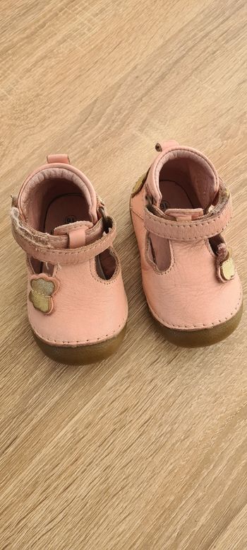 Chaussures bébé taille 16